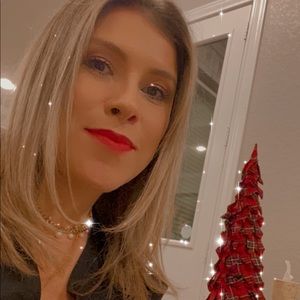 Meet your Posher, Cristina